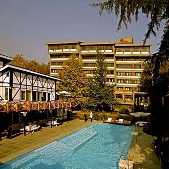 Hotel Broadway Srinagar  Ngoại thất bức ảnh
