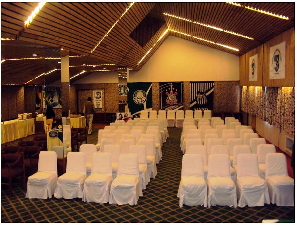 Hotel Broadway Srinagar  Ngoại thất bức ảnh