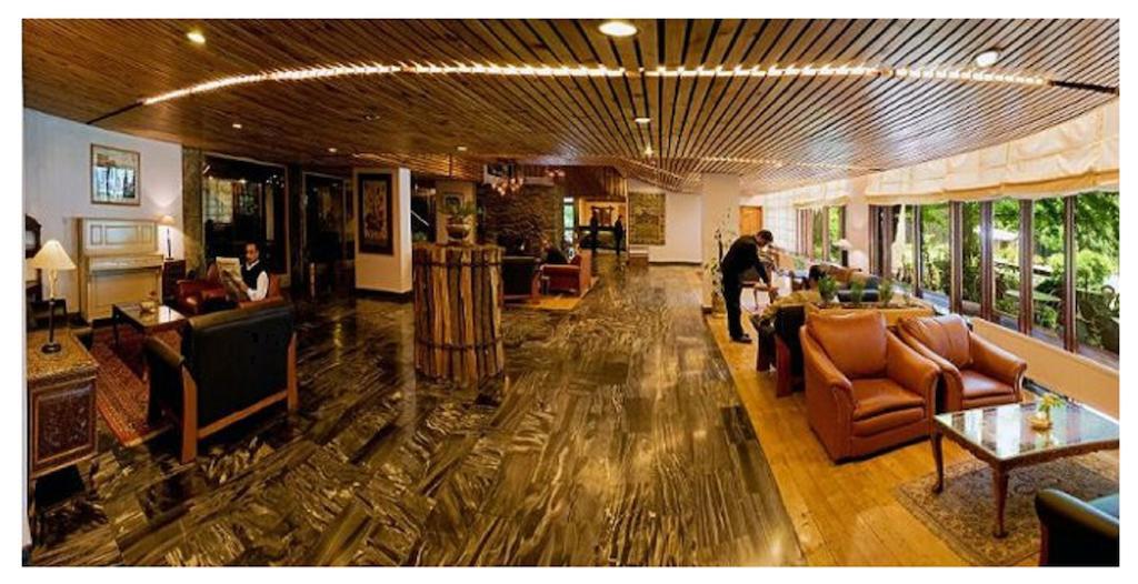 Hotel Broadway Srinagar  Ngoại thất bức ảnh